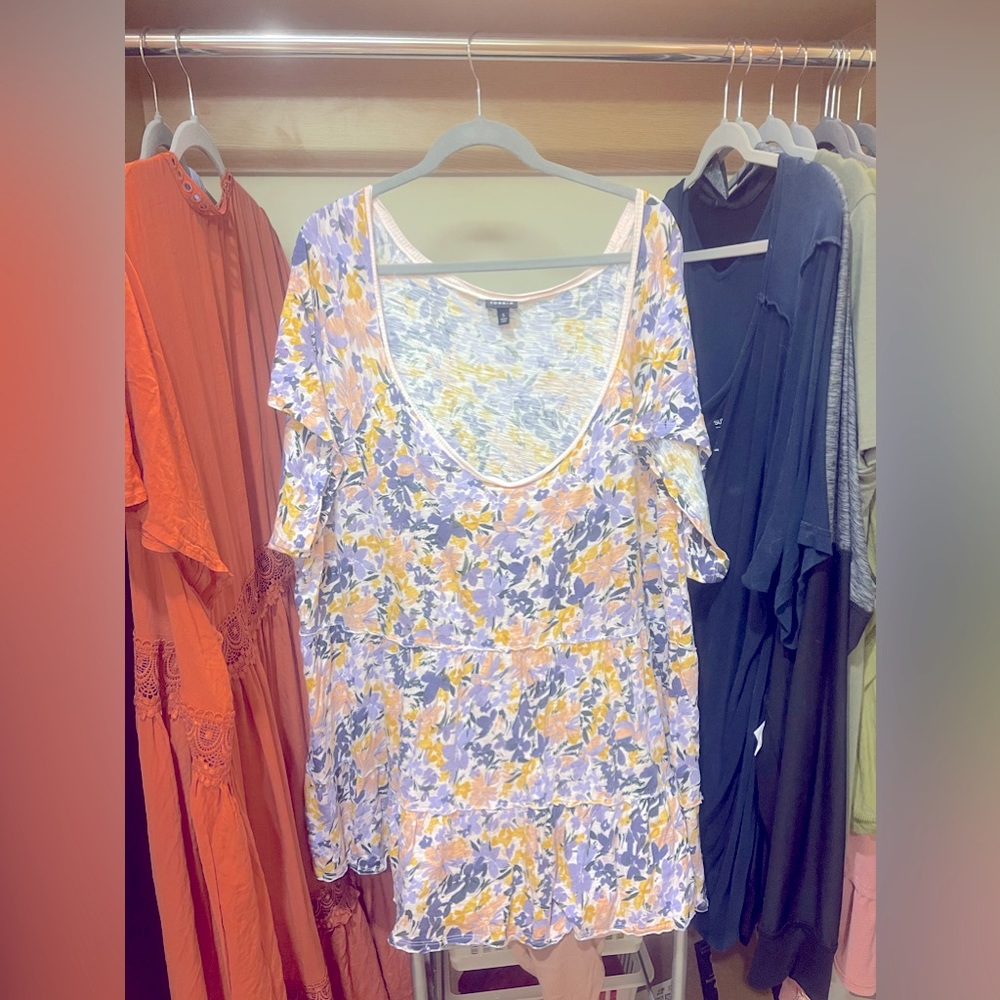 Torrid floral flowy top